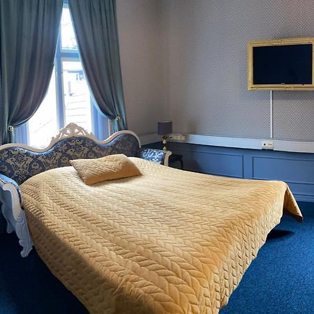 Jaernvaegshotellet B&B Skara Extérieur photo