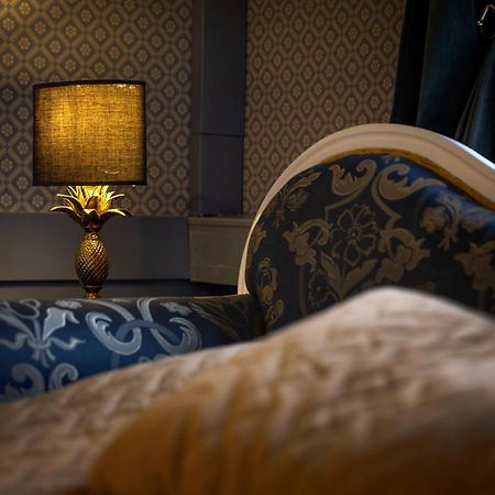 Jaernvaegshotellet B&B Skara Extérieur photo